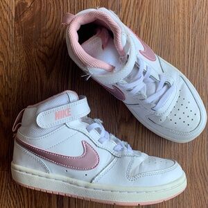 NIKE GIRLS COURT BOROUGH 2 MID TOP SNEAKER Sz 13